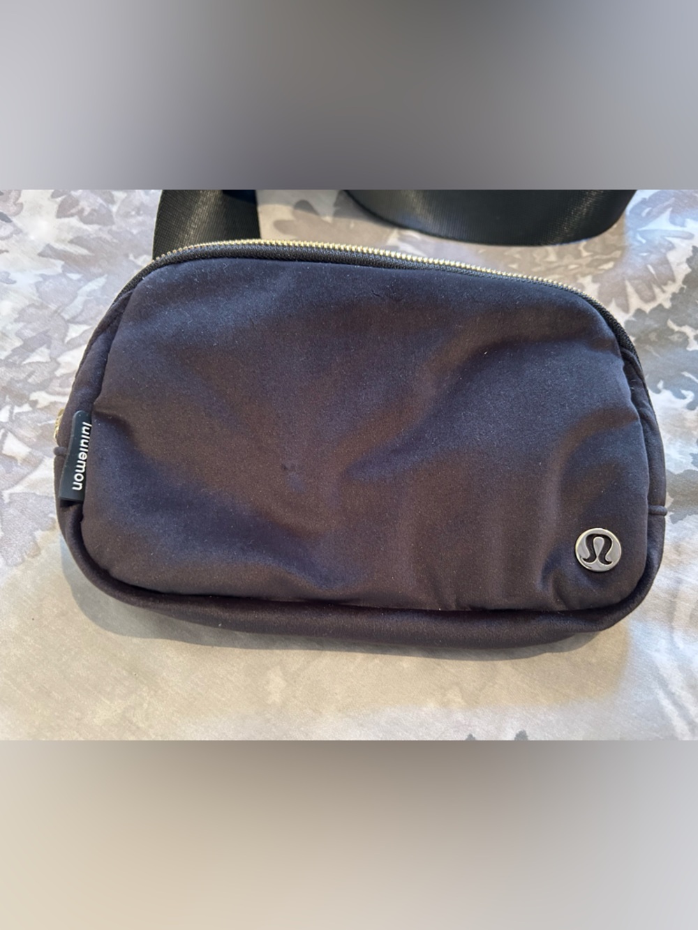Lululemon Everywhere Belt Bag 1L Velour - Black with Gold Hardware - Picture 3 of 8